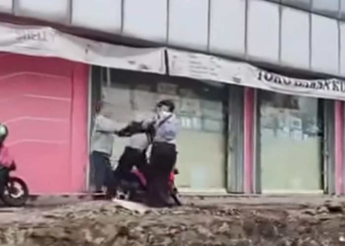 Warga Gagalkan Aksi Pria Curi Gelang Emas di Pasar Cibinong