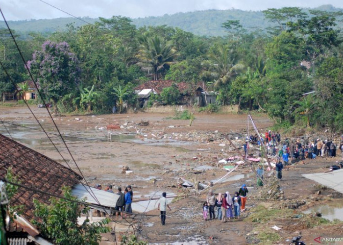 BNPB Bangun Jembatan Darurat di Sukabumi untuk Pulihkan Akses Pascabencana   