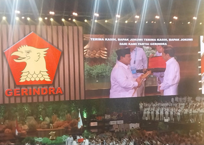 Kelakar Jokowi Depan Prabowo: Dikit-Dikit Salah Jokowi