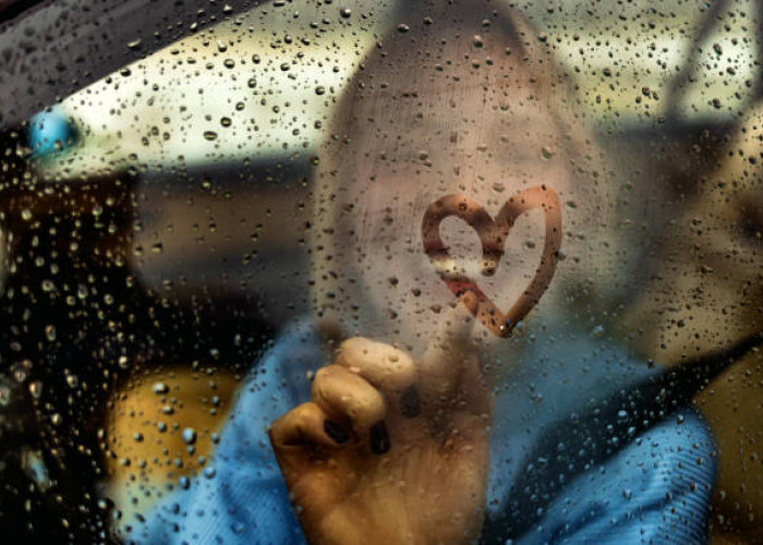 10 Tipe Kepribadian Orang yang Menyukai Hujan, Romantis dan Pemaaf