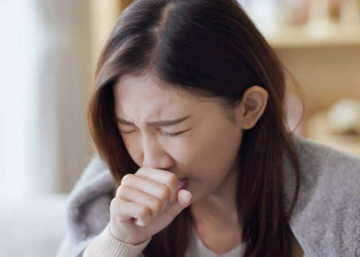 7 Penyebab Batuk Tidak Kunjung Sembuh, Salah Satunya Infeksi Paru-paru