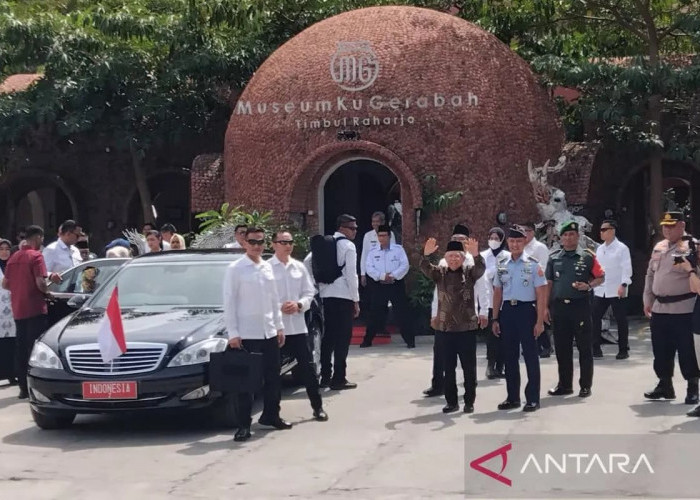 Ma’ruf Amin Tinjau MuseumKu Gerabah Timbul Raharjo di Kasongan Bantul