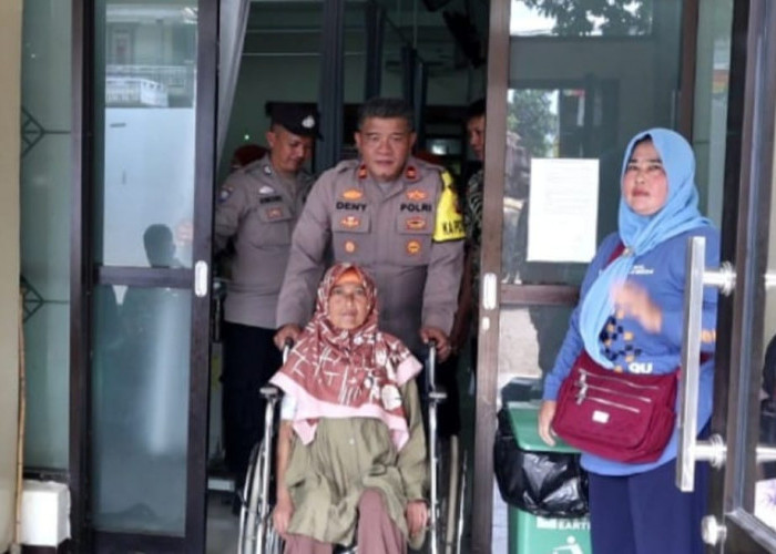 Mantulpis, Polsek Ibun Fasilitasi Warga yang Kesulitan Transportasi untuk Cuci Darah