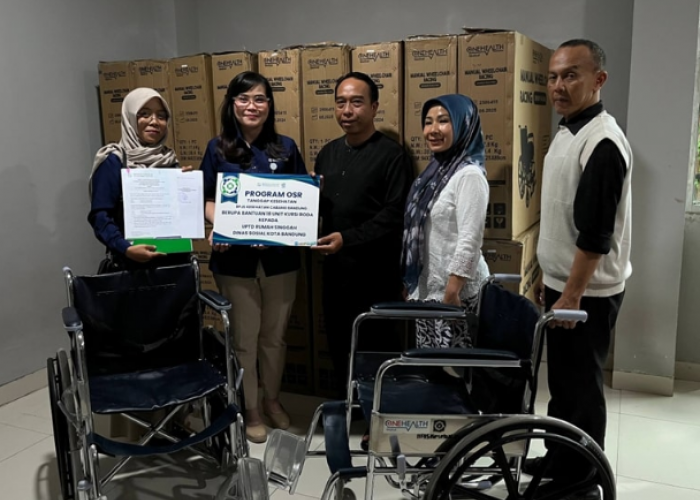 Perkuat Layanan Sosial, BPJS Kesehatan Bandung Bantu 18 Kursi Roda untuk Rumah Singgah Kota Bandung