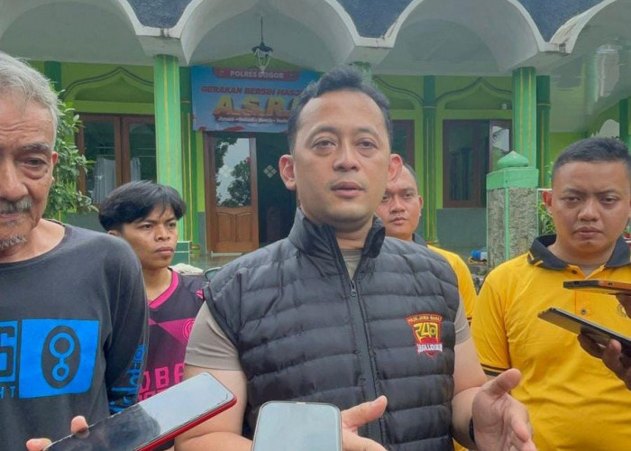 Polres Bogor Wujudkan ASRI, Tanam Pohon hingga Pasang CCTV di Masjid