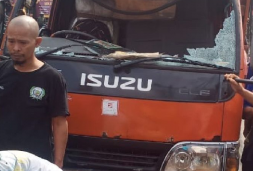 Adu Banteng Antara Truk Sampah dan Motor di Bekasi, Satu Orang Tewas