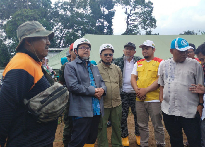 Pantau Langsung Proyek Tanggap Darurat Gempa Cianjur, KH. Jeje Jaenudin: PERSIS Siap Bangun 1.000 Huntara