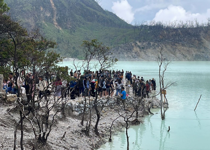 Wisata Kawah Putih Diserbu Pengunjung