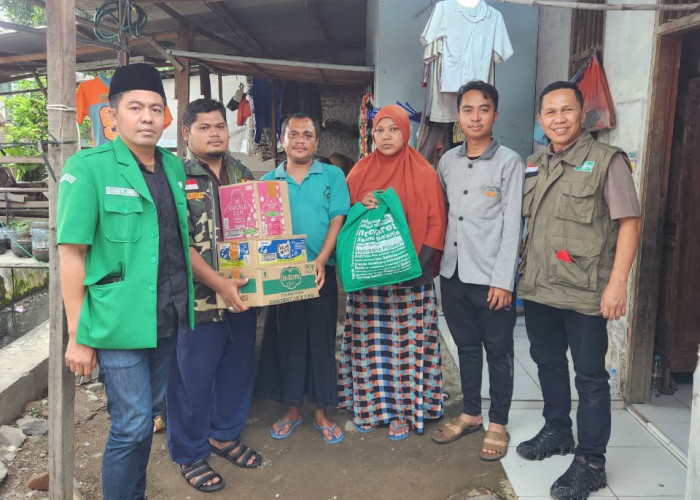 GP Ansor Berikan Warung BUMA kepada Banser Korban Penganiayaan Saat Hadiri Pengajian