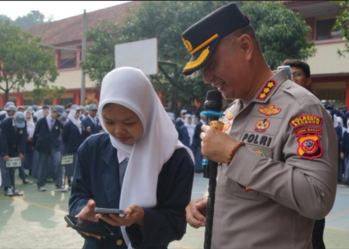 Motivasi Siswa untuk Jadi Anggota Polri, Kapolresta Bandung Pimpin Police Goes to School di SMKN 7 Baleendah