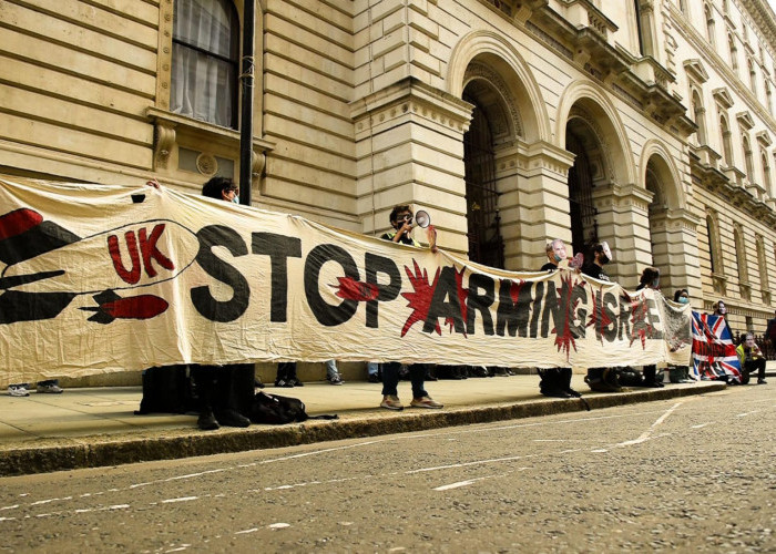 Pengunjuk Rasa Pro-Palestina di London Tuntut Embargo Senjata ke Israel