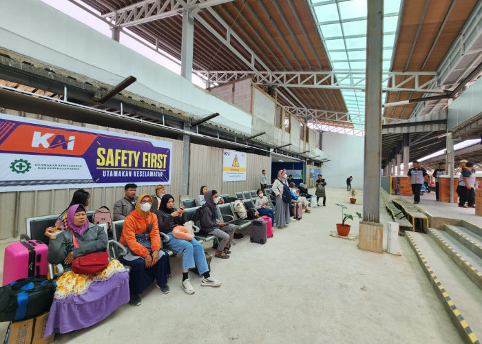 Suasana Stasiun Bandung, Kiaracondong, dan Tasikmalaya Masih Ramai Melayani Penumpang Pasca Tahun Baru