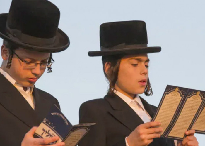 9 Jenis Baju Khas Orang Yahudi di Berbagai Belahan Dunia