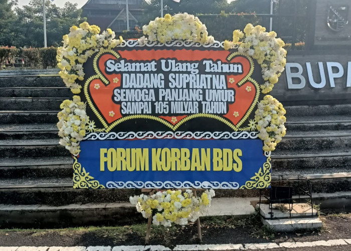 Forum Korban PT BDS Kirim Karangan Bunga di Ultah Bupati Bandung, Ini Pesan yang Disampaikan 