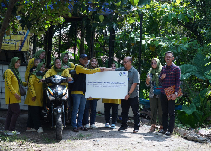 BRI Serahkan Bantuan Program TJSL 'Yok Kita GAS' di Kota Bandung