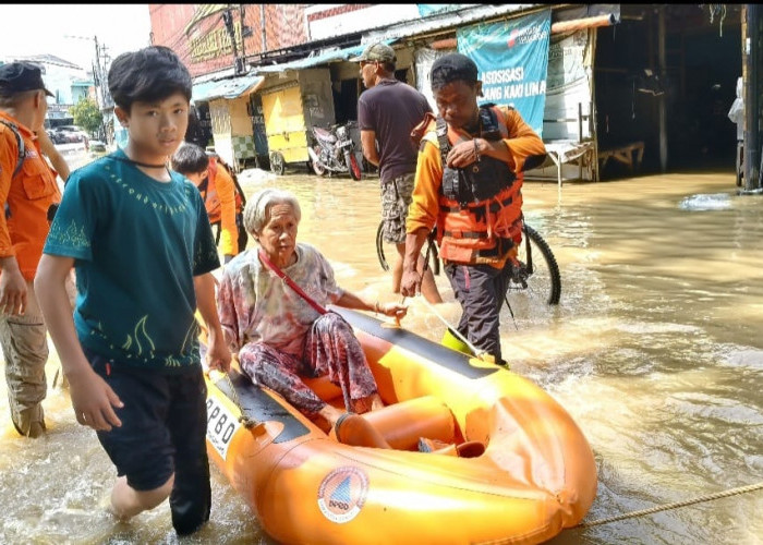 Delapan Kecamatan di Kabupaten Bandung Terdampak Banjir dan Longsor, BPBD: 35.262 Jiwa Terdampak