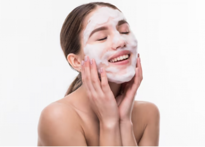 5 Rekomendasi Facial Wash Gentle untuk Kulit Kering, Harga Murah!