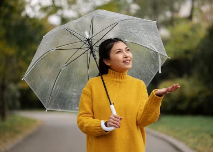 Menghadapi Hujan dengan Baik: Tips dan Tindakan untuk Menghindari Kebasahan dan Demam