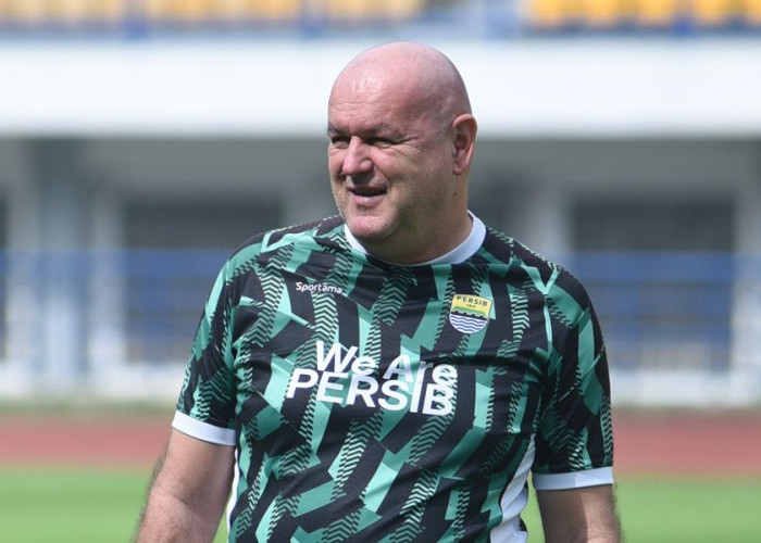 Jelang Lawan Persija, Pelatih Persib Bilang Timnya Tidak Rasakan Tekanan