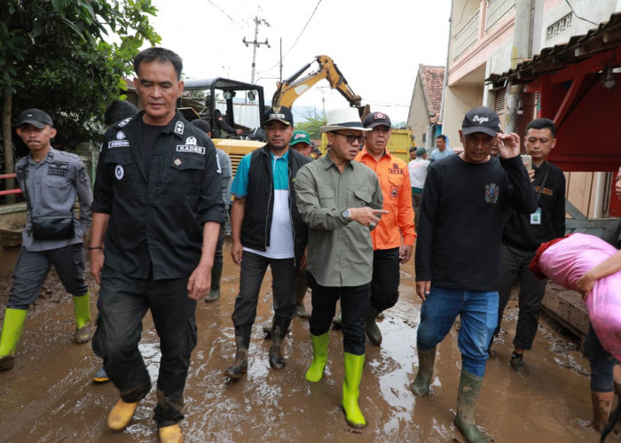 Bupati Bandung Turun Langsung ke Lokasi Banjir Bandang, 310 Warga Terdampak