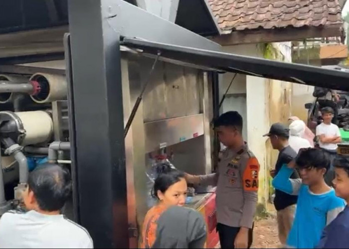 Polres Bogor Terjunkan Tim Kesahatan dan Salurkan Bantuan Logistik Bagi Warga yang Terdampak Bencana