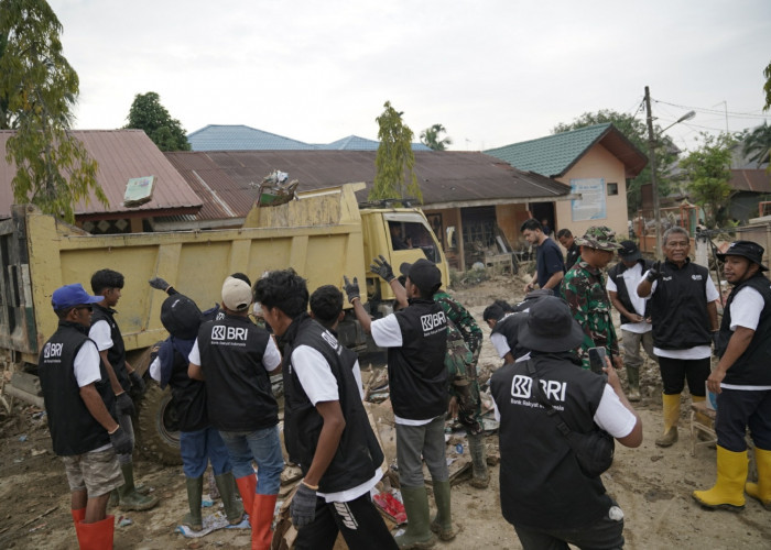 Dukung Pemulihan Pascabencana, Relawan BRI Peduli Terjun Langsung “Bersih-bersih Sekolah” di Aceh Tamiang