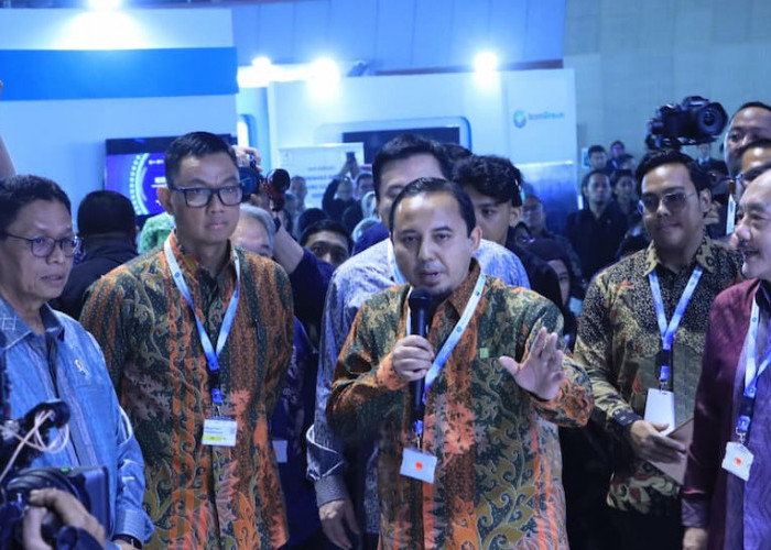 Wakil Menteri ESDM Hadiri Pembukaan ICONNEXT dalam Electricity Connect 2024   