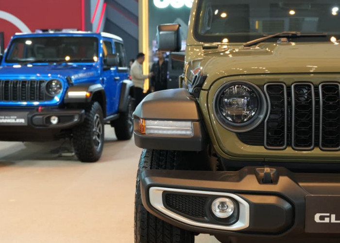 Tampil di GIIAS Bandung 2025, Jeep® Gladiator seri Sport dan Rubicon Resmi Hadir di Pasar Indonesia