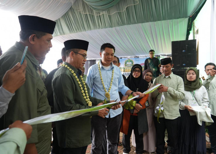Resmikan Ruang Kelas MI Nahdatul Ilmi, KDS Ajak Guru Terus Tingkatkan Kompetensi Menghadapi Perkembangan Zaman