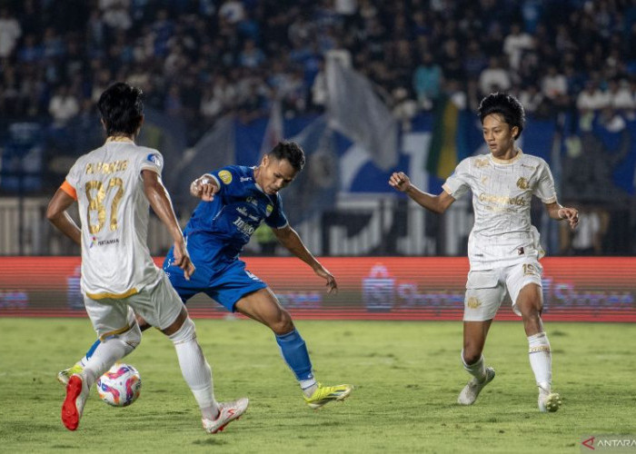 Bojan Hodak Ingatkan Persib Bandung untuk Waspada terhadap Seluruh Pemain Arema FC