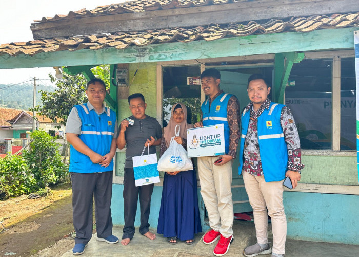 Jelang Akhir Tahun, PLN Salurkan Bantuan Pasang Baru Listrik di Kota Cimahi dan KBB