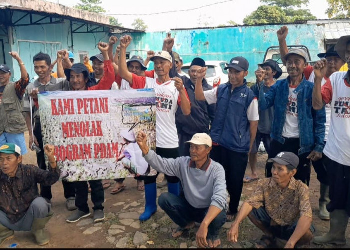 Warga Demo Tolak Pembangunan Galian SPAM di Pacet Bandung, Ini Alasannya