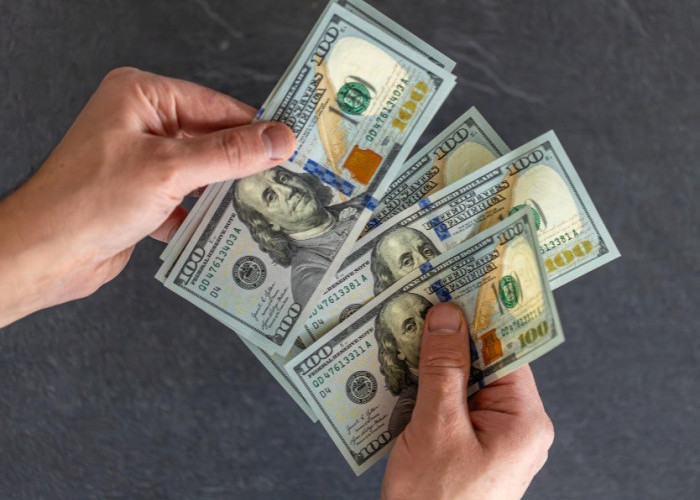 Update Kurs Hari Ini: USD Menguat, Rupiah Sentuh Rp17.100