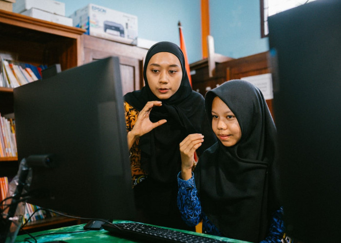 Telkom Perkuat Akses Digitalisasi Pendidikan Melalui Bantuan AND (Application, Network, Device) di 71 SLB