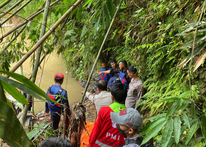 Geger Mayat Perempuan Mengambang di Sungai Sukahati Bogor, Identitasnya Belum Terungkap 