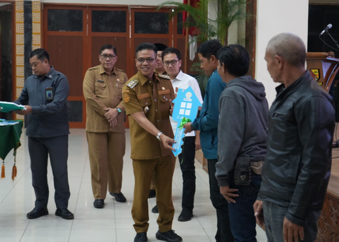  Pemkab Bandung Komitmen Sukseskan Program Bedah Rumah Menuju Masyarakat Sehat