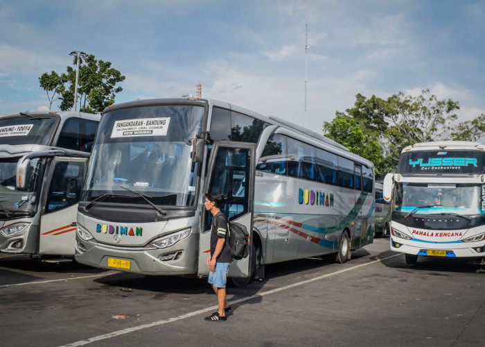 Lonjakan Penumpang di Terminal Cicaheum Bandung Selama Libur Nataru 2024/2025   