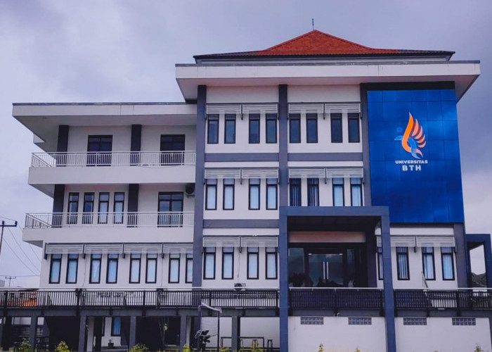 Prodi Farmasi dan Profesi Apoteker Raih Akreditasi Unggul, Kualitas Pendidikan Kampus UBTH Naik Level