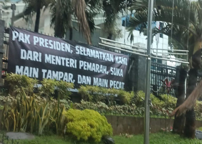 Heboh Pegawai Kemendikti Sebut Menteri Satryo Sering Kasar dan Bawa Keluarga dalam Urusan Pekerjaan