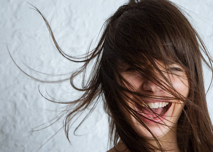 8 Cara Merawat Rambut yang Sering Dicatok Agar Tidak Rusak