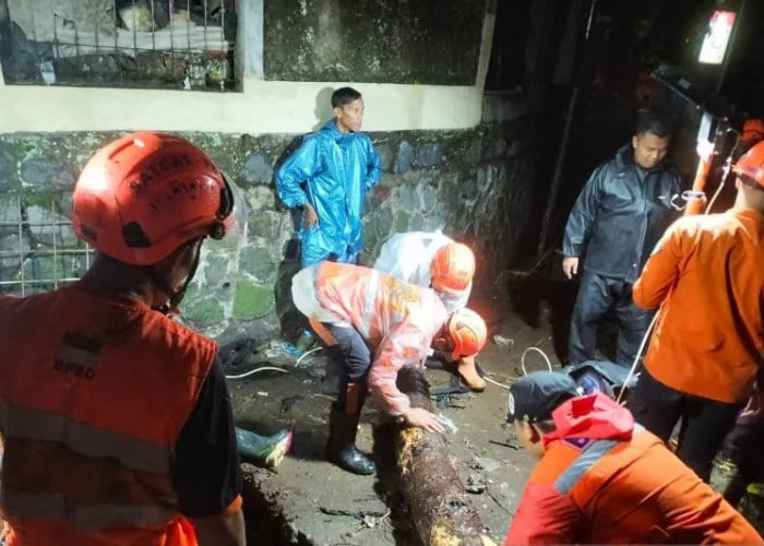 Banjir Rendam 10 Ruang Kelas SMKN 1 Kota Sukabumi