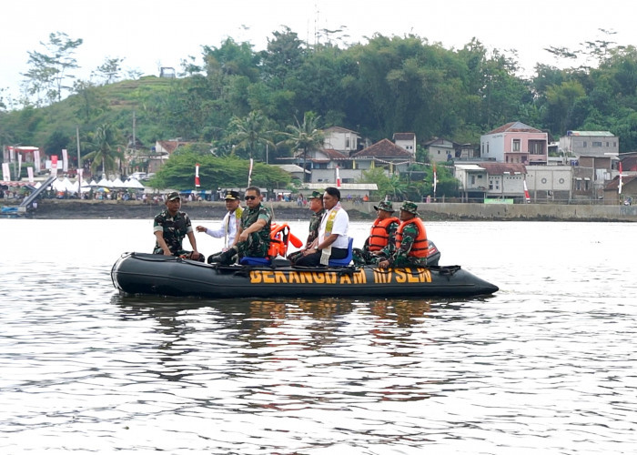 Mandiri Sahabat Desa Gerakkan Ekonomi Lewat Aksi Bersih Waduk di Jawa Barat