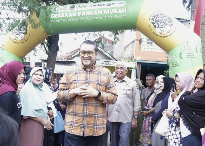 Warga Baleendah Antri untuk Pasar Murah Desa Malakasari