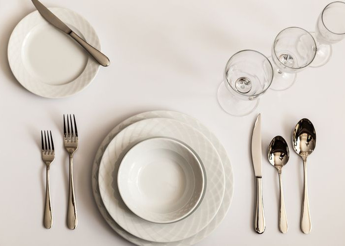 Menjaga Etika Bermeja: Mengenal Table Manner dalam Budaya Kontemporer