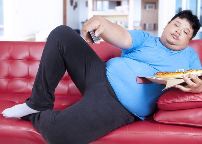 Dampak Buruk Sering Ngemil Malam Hari: Picu Obesitas dan Gangguan Pencernaan