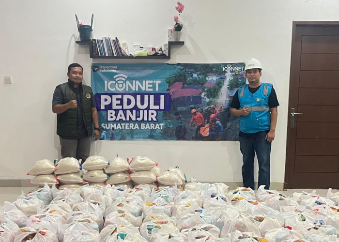 Terkoneksi dengan Hati, ICONNET Sigap Menyalurkan Bantuan untuk Korban Banjir Padang