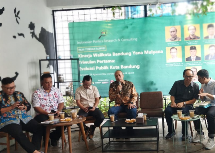 52 Persen Warga Kota Bandung Puas Atas Kinerja Yana Mulyana