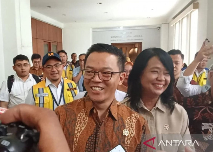 Menlu Ingin Melakukan Perbaikan pada Gedung Merdeka Bandung