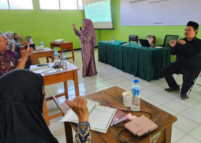 Berantas Buta Aksara Al-Qur'an, Baznas Jabar Bekali Pengajar Disabilitas Pelatihan Bahasa Isyarat