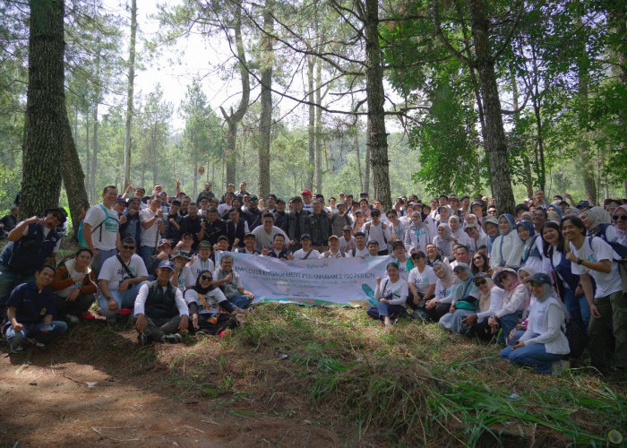 Bio Farma Group Lestarikan Alam Lewat Program Employee Engagement di Ciwidey 